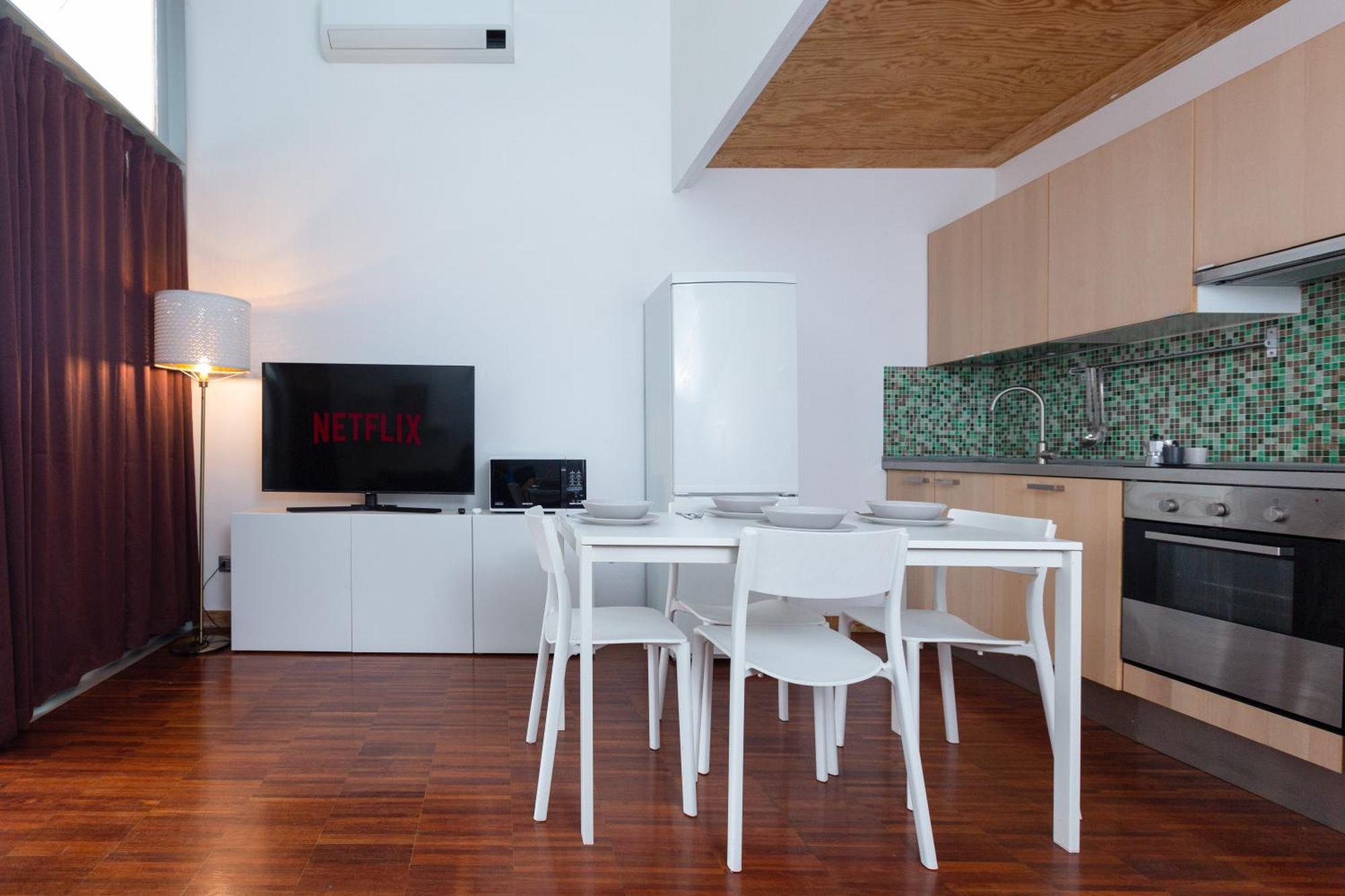 White And Brown Exclusive Loft With Terrace - Free Parking - M2 Station Apartment Milano Exterior foto