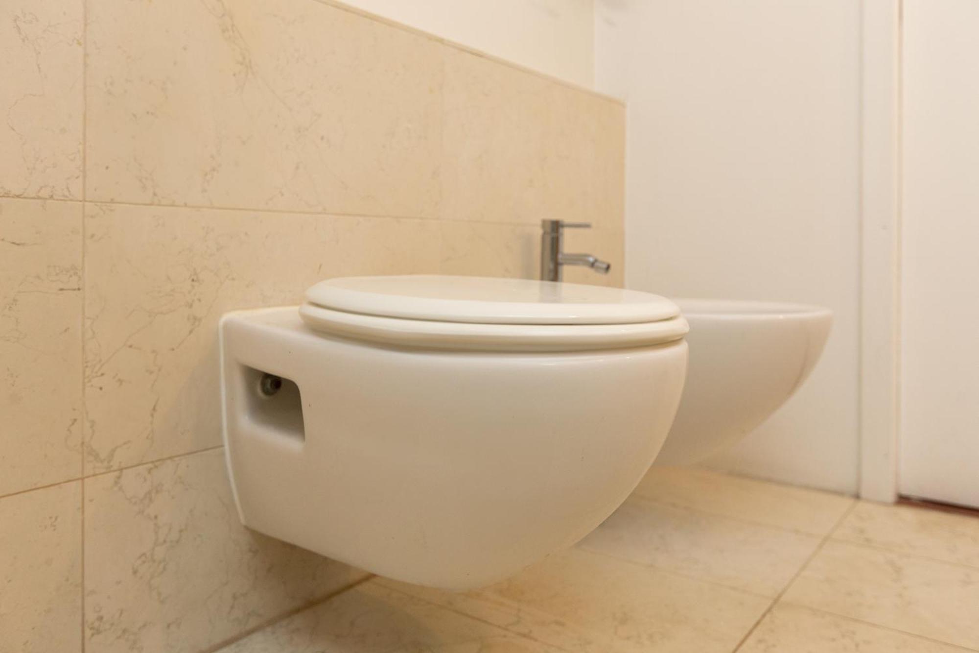 White And Brown Exclusive Loft With Terrace - Free Parking - M2 Station Apartment Milano Exterior foto